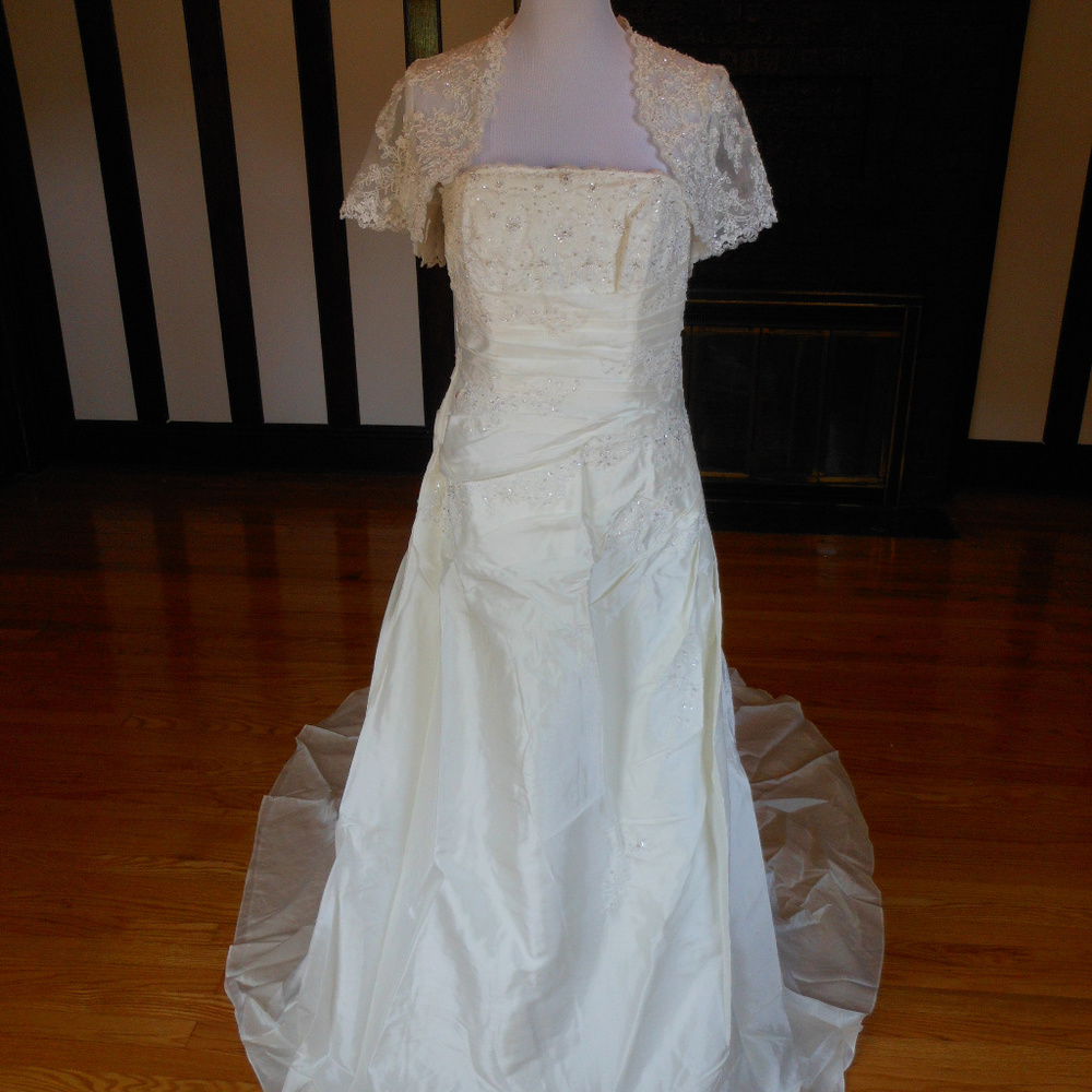 Estes Wedding Dress AVA